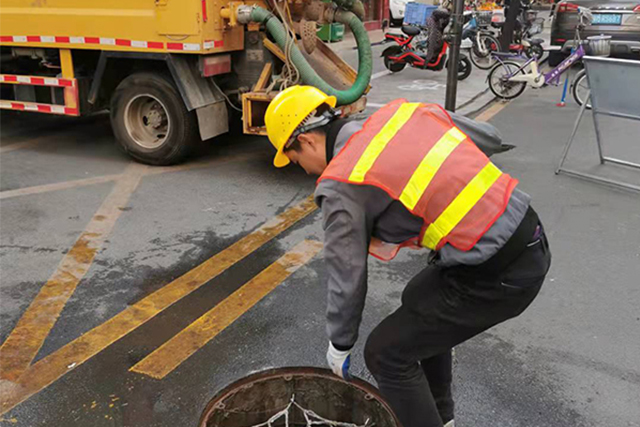 化糞池定期清理的必要性及技術(shù)要點(diǎn)